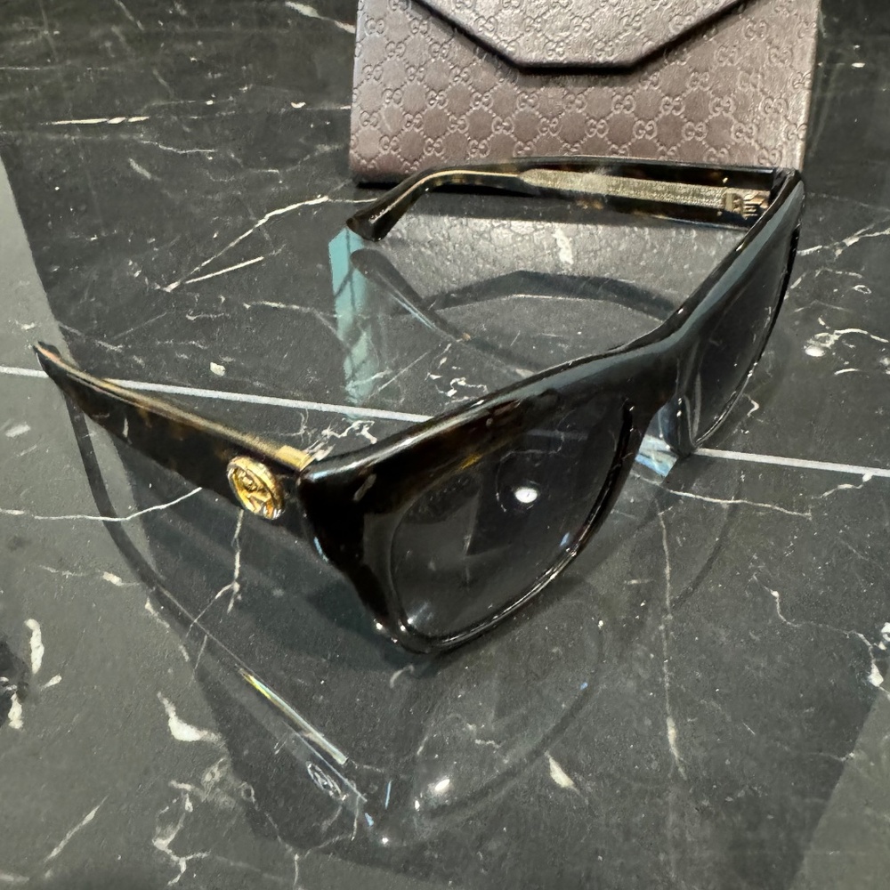 Gucci Eyewear View 3